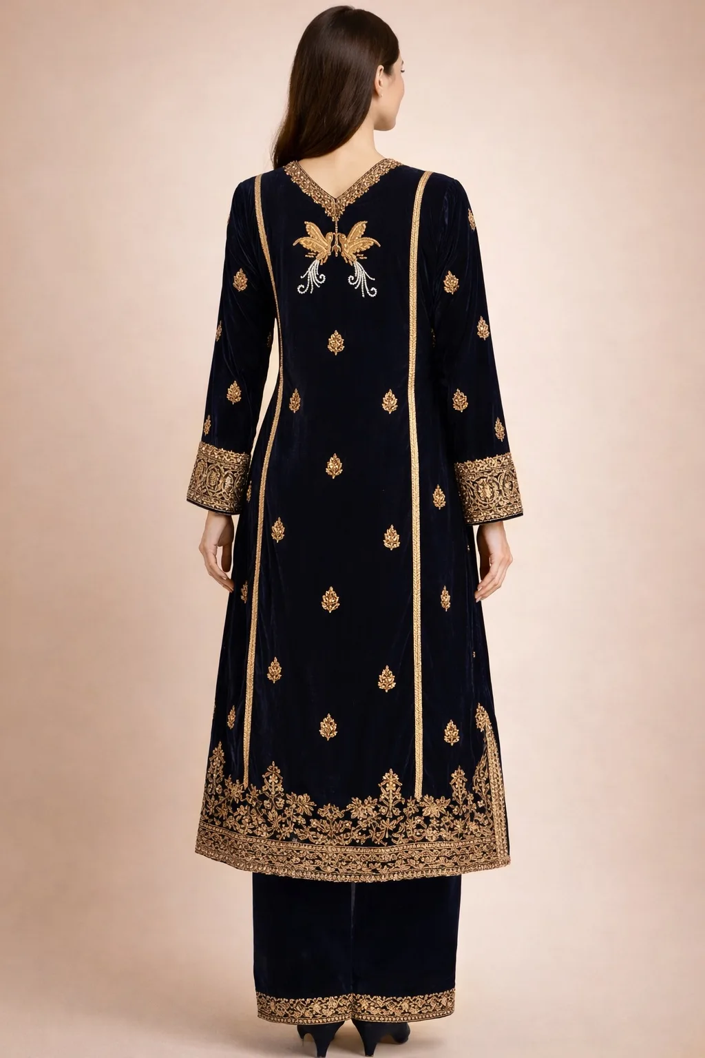 Zarqaa-e-Shab (Blue of the Night) Velvet Outfit