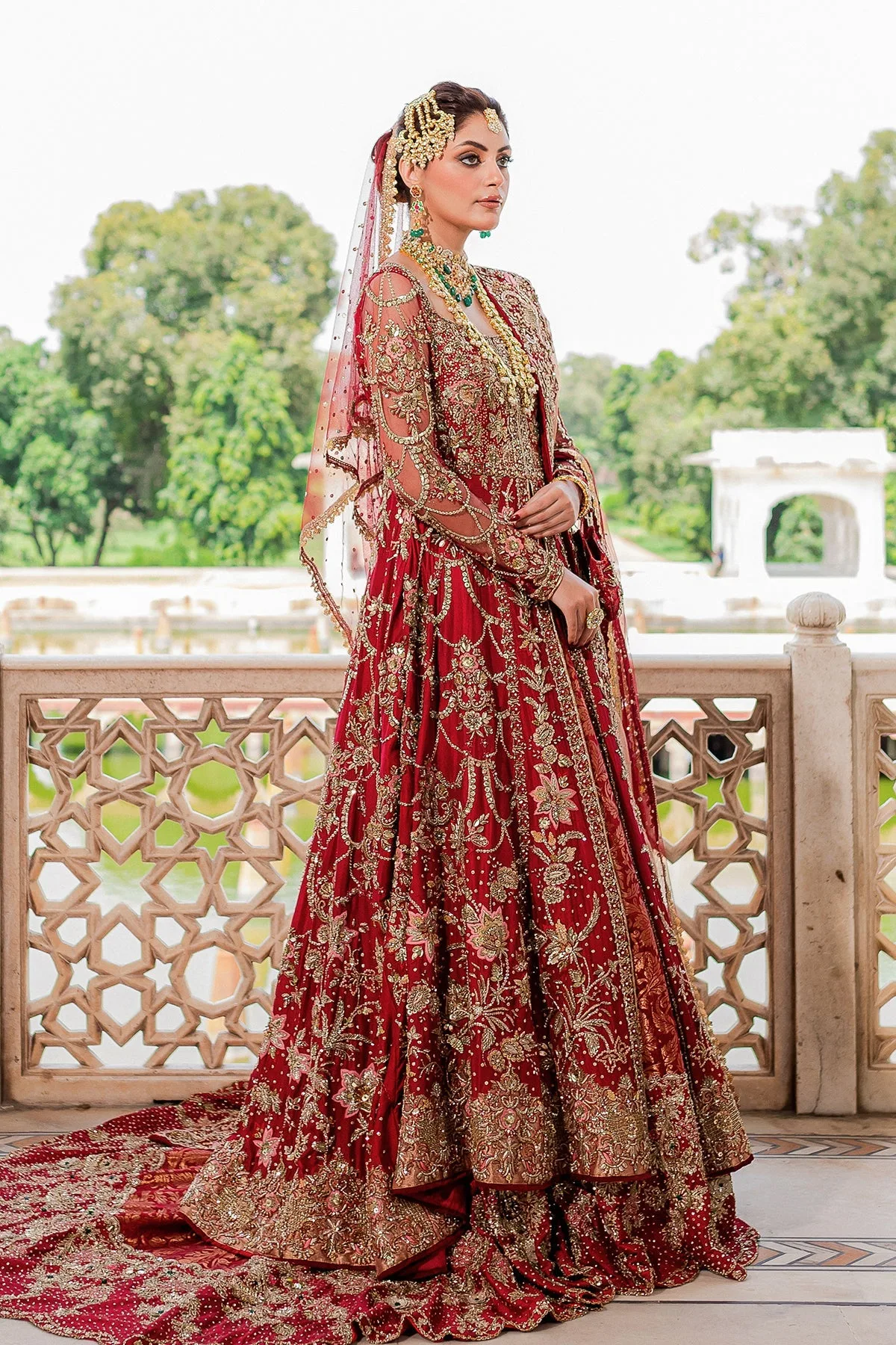 Gown Long Tail Lehenga 2