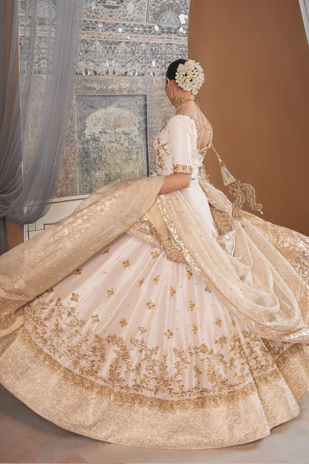 Golden White Lehenga Choli Dupatta 3