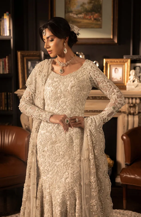 Pakistani Bridal Dress in Mermaid Gown and Veil Style 3