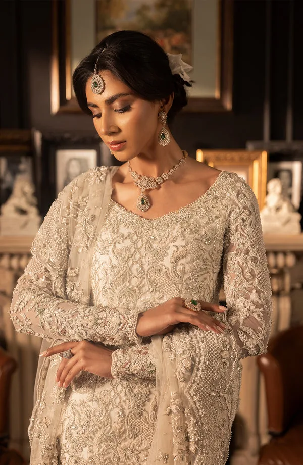 Pakistani Bridal Dress in Mermaid Gown and Veil Style 4