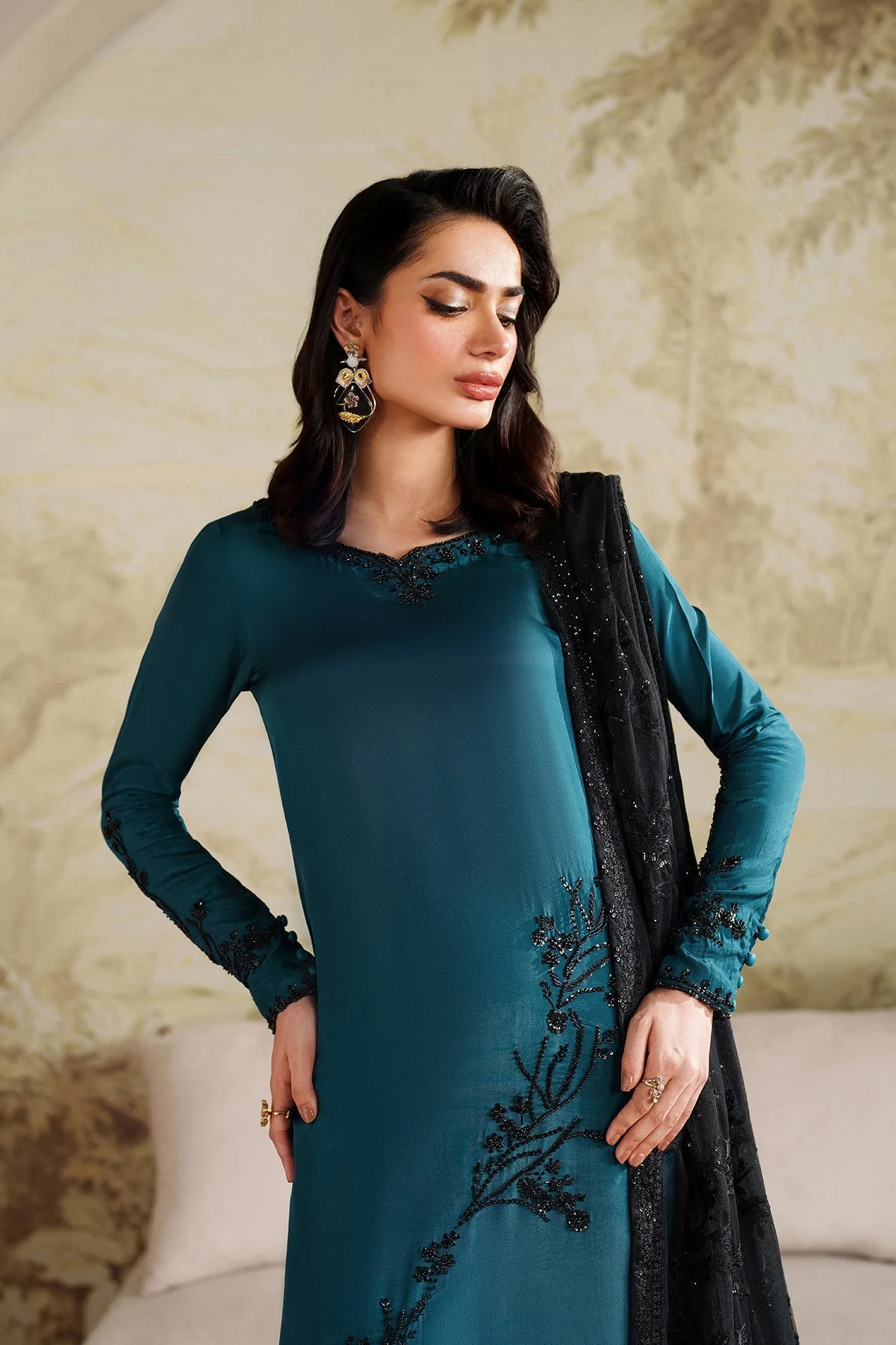 Elegant Hand Embellished Tussel Silk Pakistani Party Wear 6